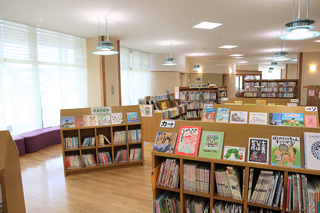 城北図書館館内